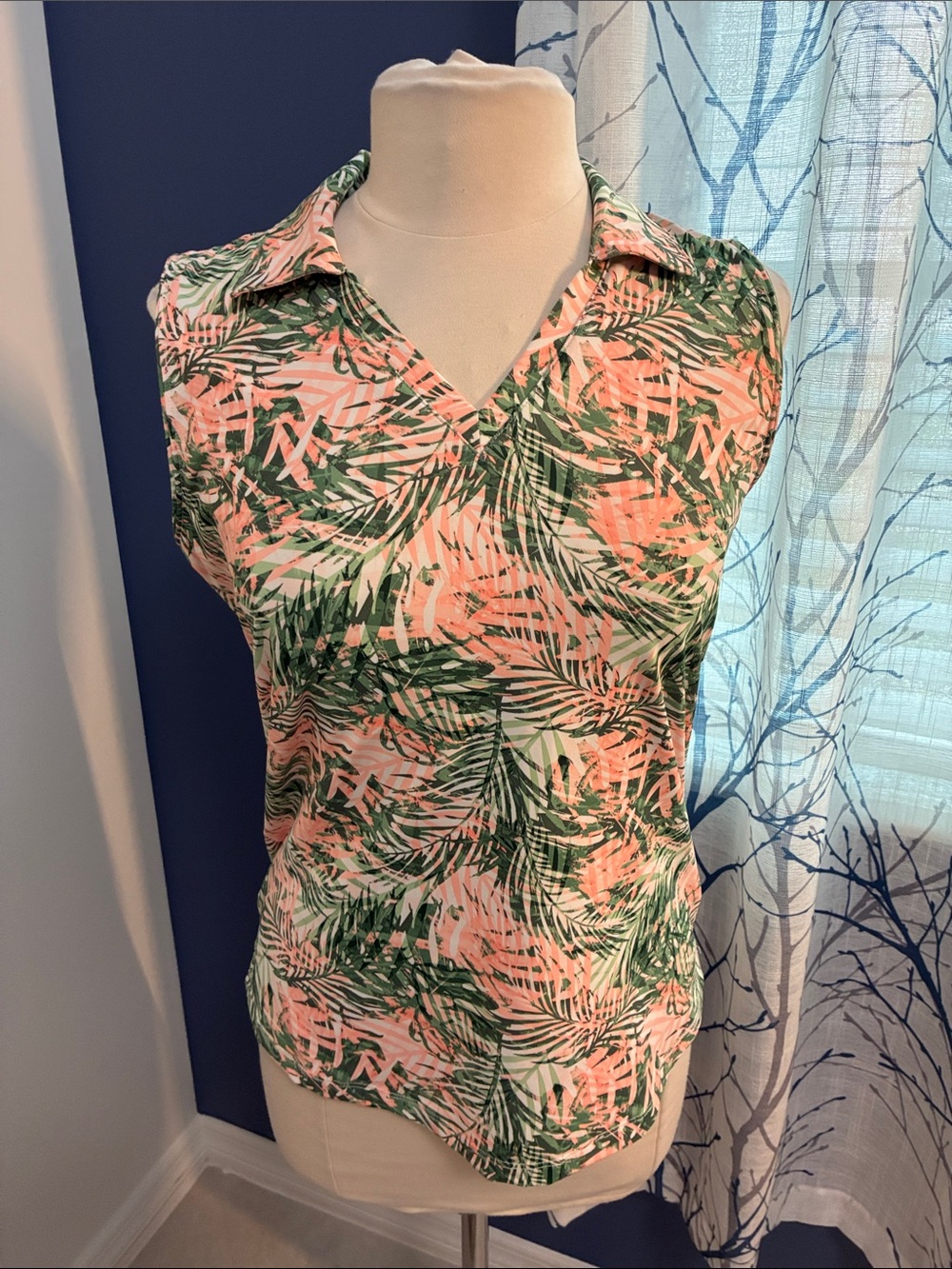 Lady Hagen Sleeveless Palm-Print Collared Top in Pink and Green